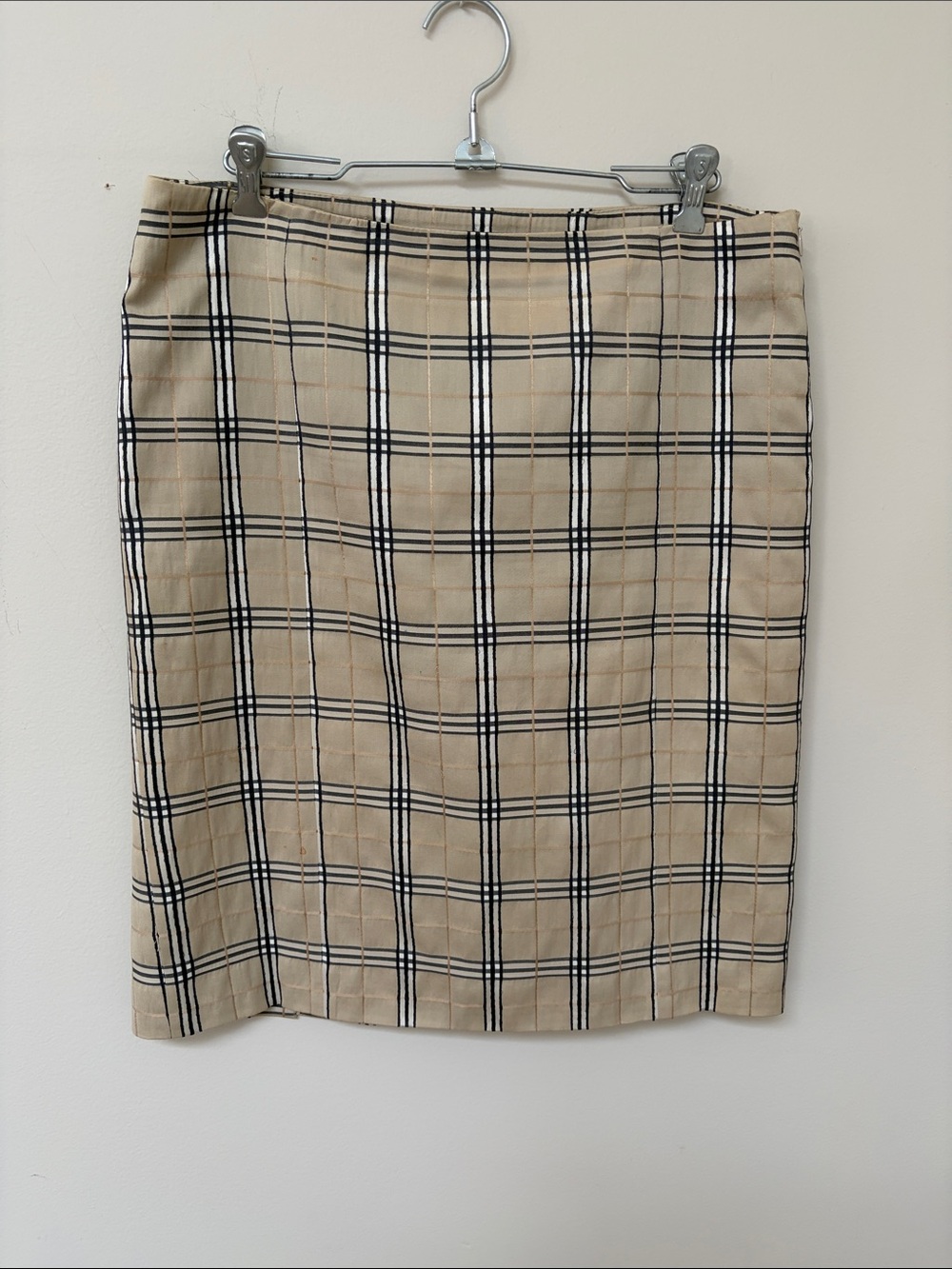 Burberry Beige Plaid Pencil Skirt with Black & White Check, Size 6